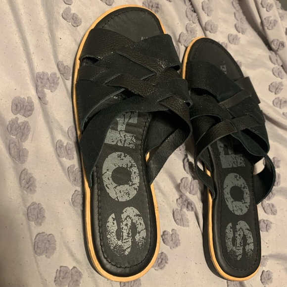 Sorel sandals 🖤 comfy, worn once, shiny/matte straps. Dress up or dress down! - Picture 3 of 3